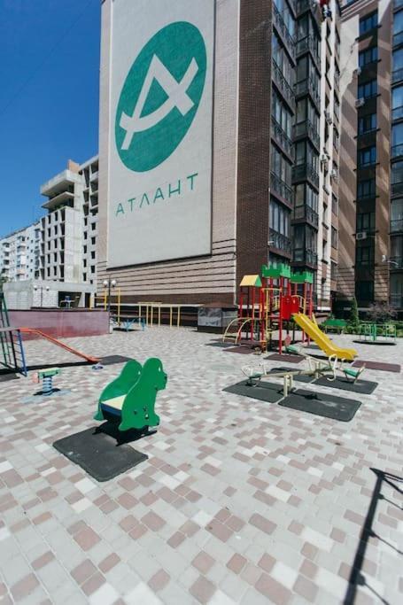 Atlant Luxury Apartments On Golovna Навпроти Тц Депот, Безконтактне Заселення Chernivtsi Luaran gambar